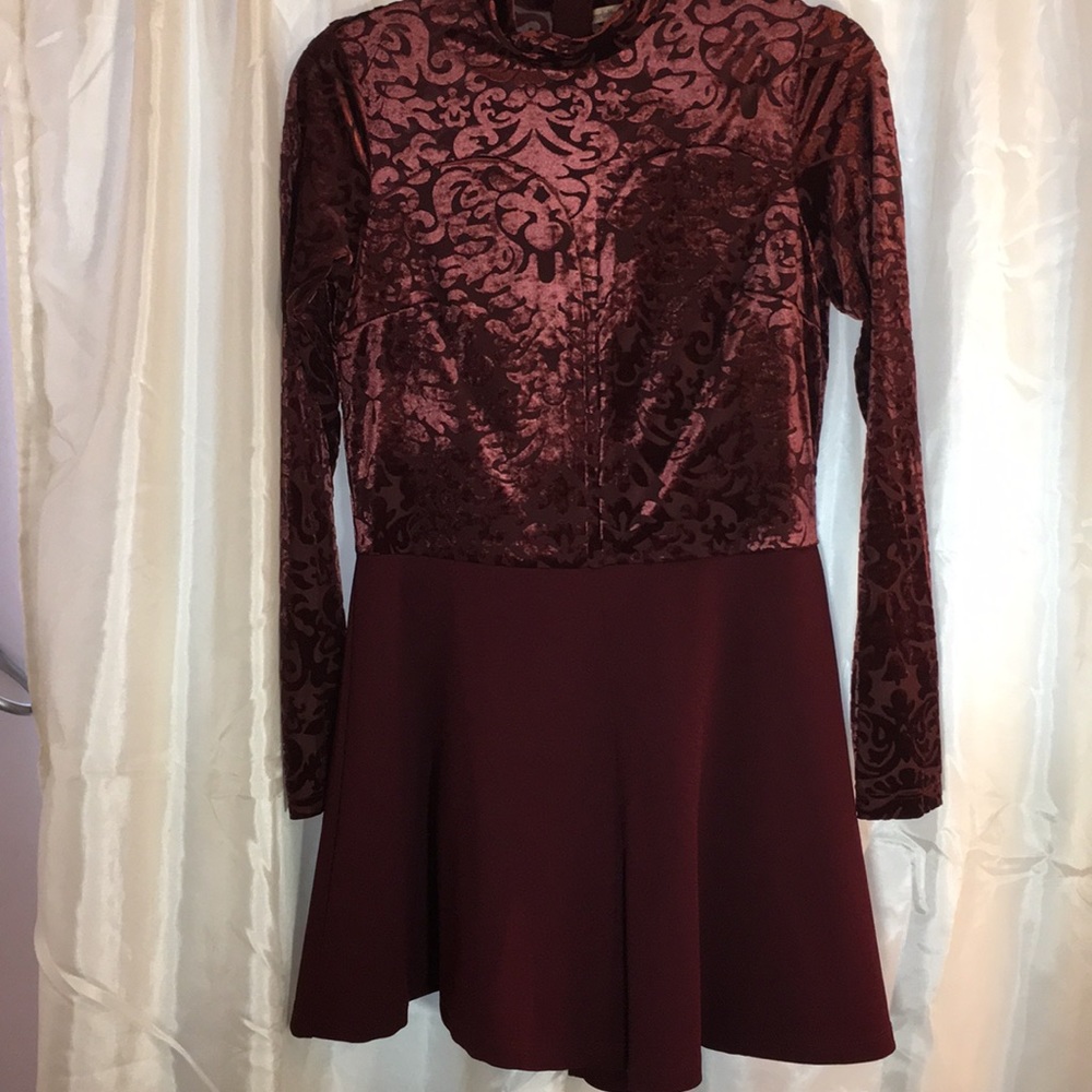 One piece with long sleeve wine color fleur style
